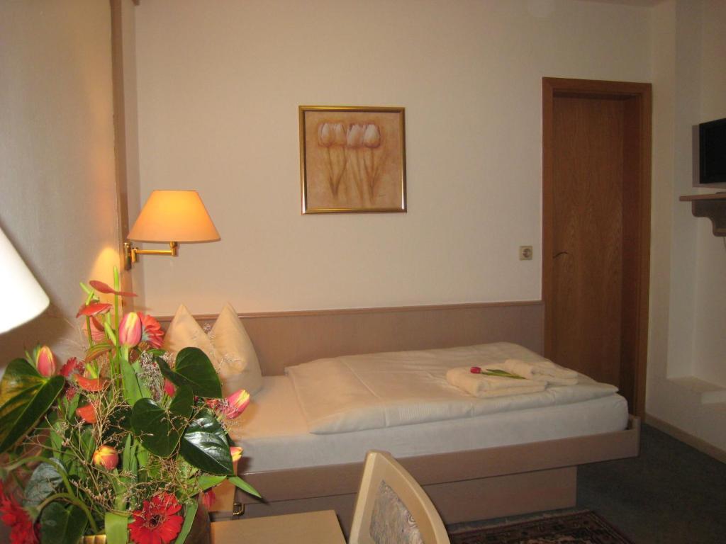 Zum Floesser Neckartenzlingen Room photo